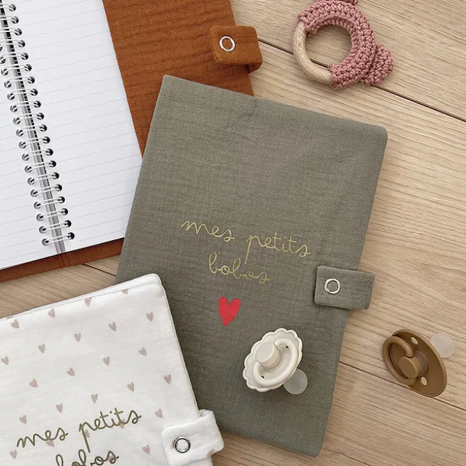 Atelier Wagram Protège-carnet de Santé - Vert Olive Mes Petits Bobos