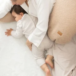 BÉABA Coussin d'Allaitement Big Flopsy Teddy - Pralin