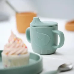 Done by Deer Tasse d'Apprentissage Peekaboo Elphee Bleu - 120 ml