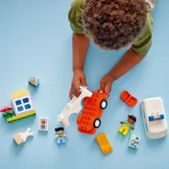 DUPLO L'Ambulance et le Chauffeur