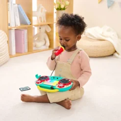 Hape Radio et Micro Pixelz Interactif