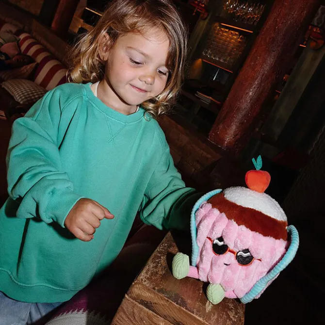 Hello Hossy Peluche Cherry Cake