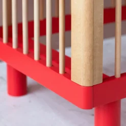 Karl & Fric Lit Bébé Evolutif Nox Bois Naturel et Rouge - 60 x 120 cm