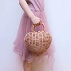 Olli Ella Panier en Rotin Coeur - Rose