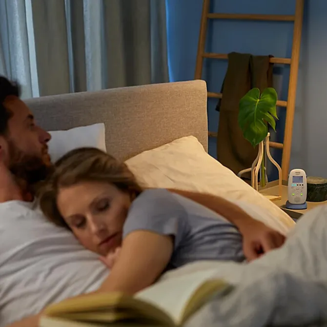 Philips Avent Ecoute-bébé Projecteur d'Etoiles SCD735/26
