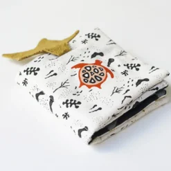 Wee Gallery Livre en Tissu - Peekaboo Ocean