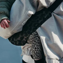 Wildride Porte-bébé pour Grand Enfant - Léopard Gris